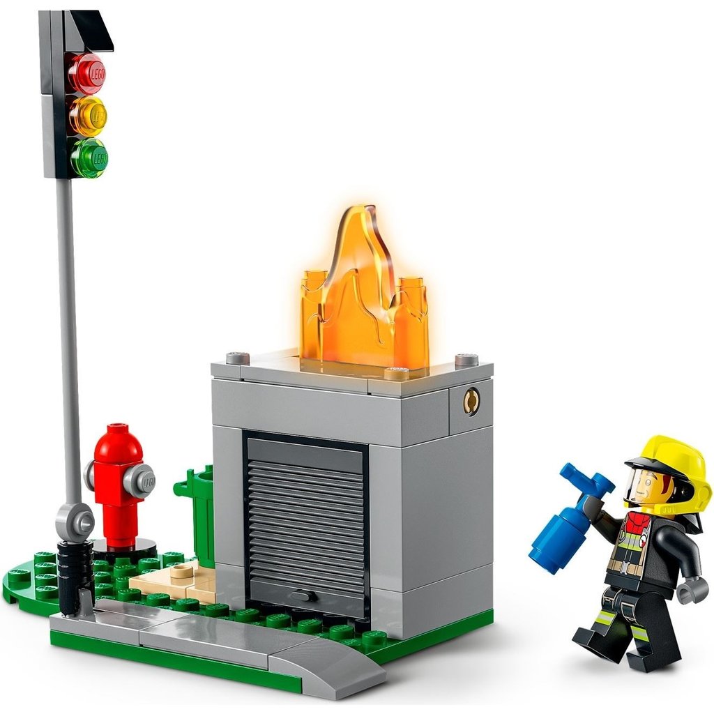 LEGO FIRE RESCUE & POLICE CHASE*