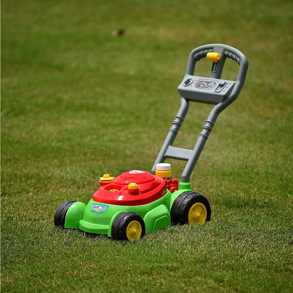 Fun and Easy: John Deere® Bubble Mower for Sunny Days