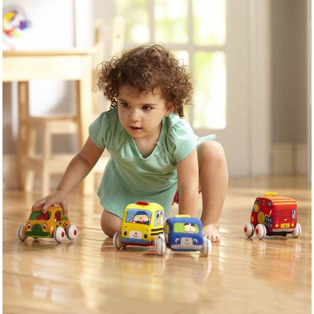 MELISSA AND DOUG PULL BACK TOWN VEHICLES