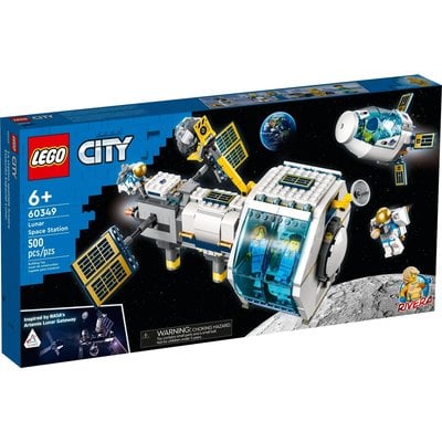 LEGO LUNAR SPACE STATION**