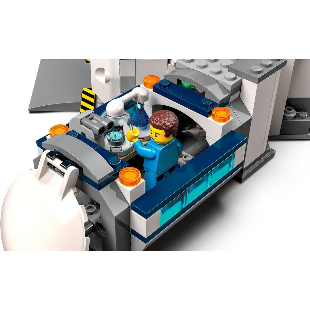 LEGO LUNAR RESEARCH BASE