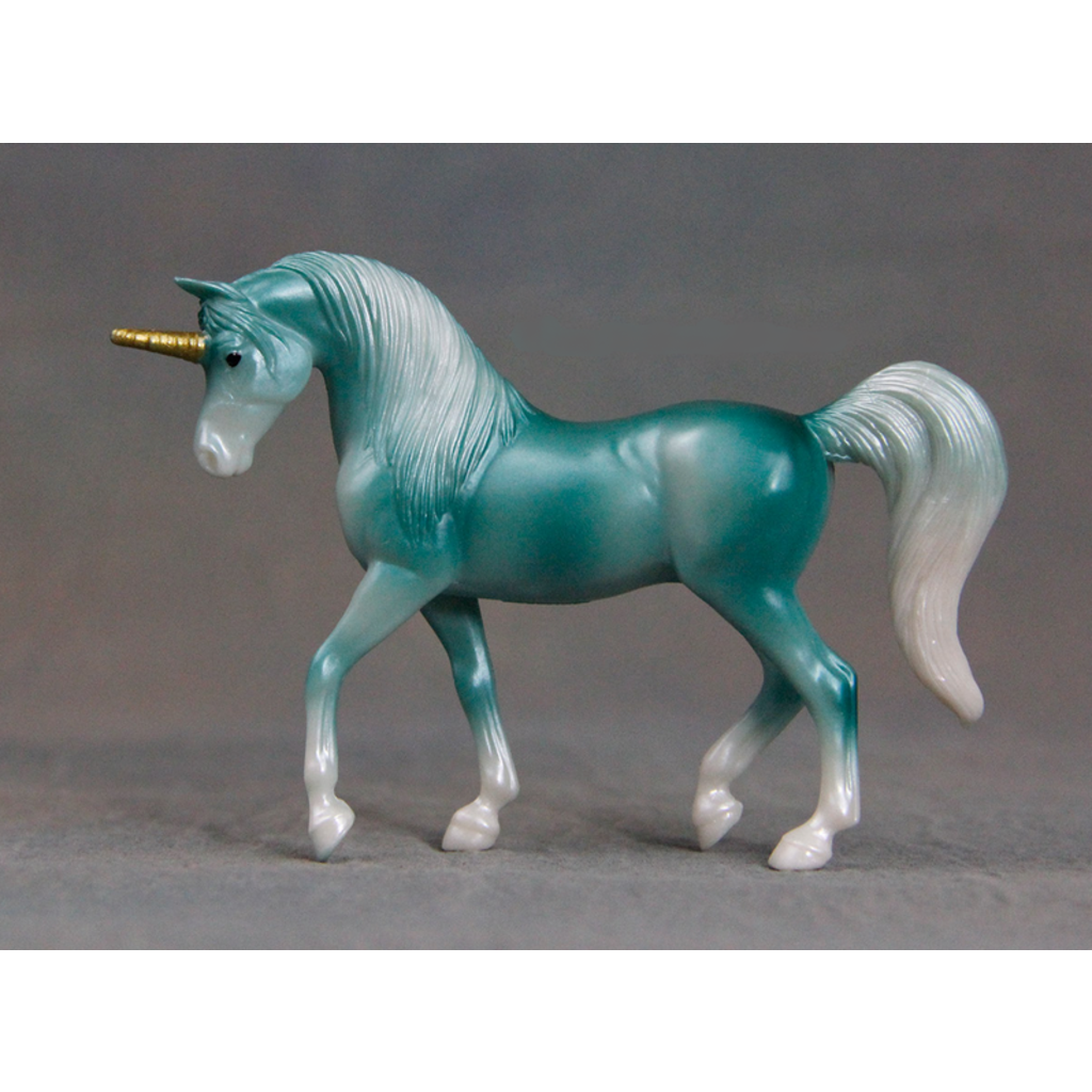 BREYER MYSTERY UNICORN SURPRISE*