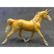 BREYER MYSTERY UNICORN SURPRISE*