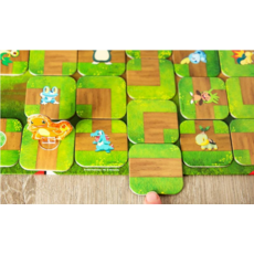 POKEMON INTERNATIONAL POKEMON LABYRINTH BOARD GAME