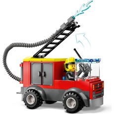 LEGO FIRE STATION AND FIRE TRUCK