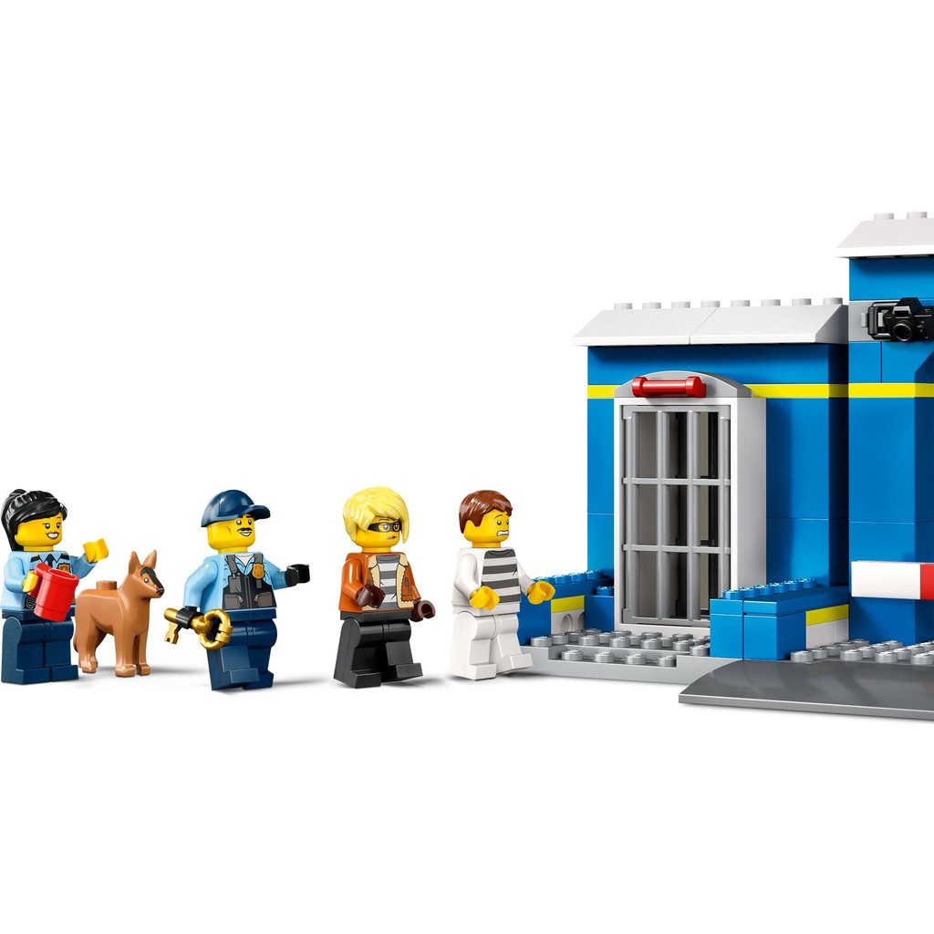 LEGO City Police Station Chase 60370, juego con auto de juguete y  motocicleta, cárcel de ruptura, 4 minifiguras y figura de perro, juguetes  para niños