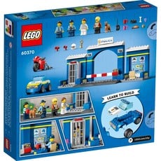 LEGO POLICE STATION CHASE