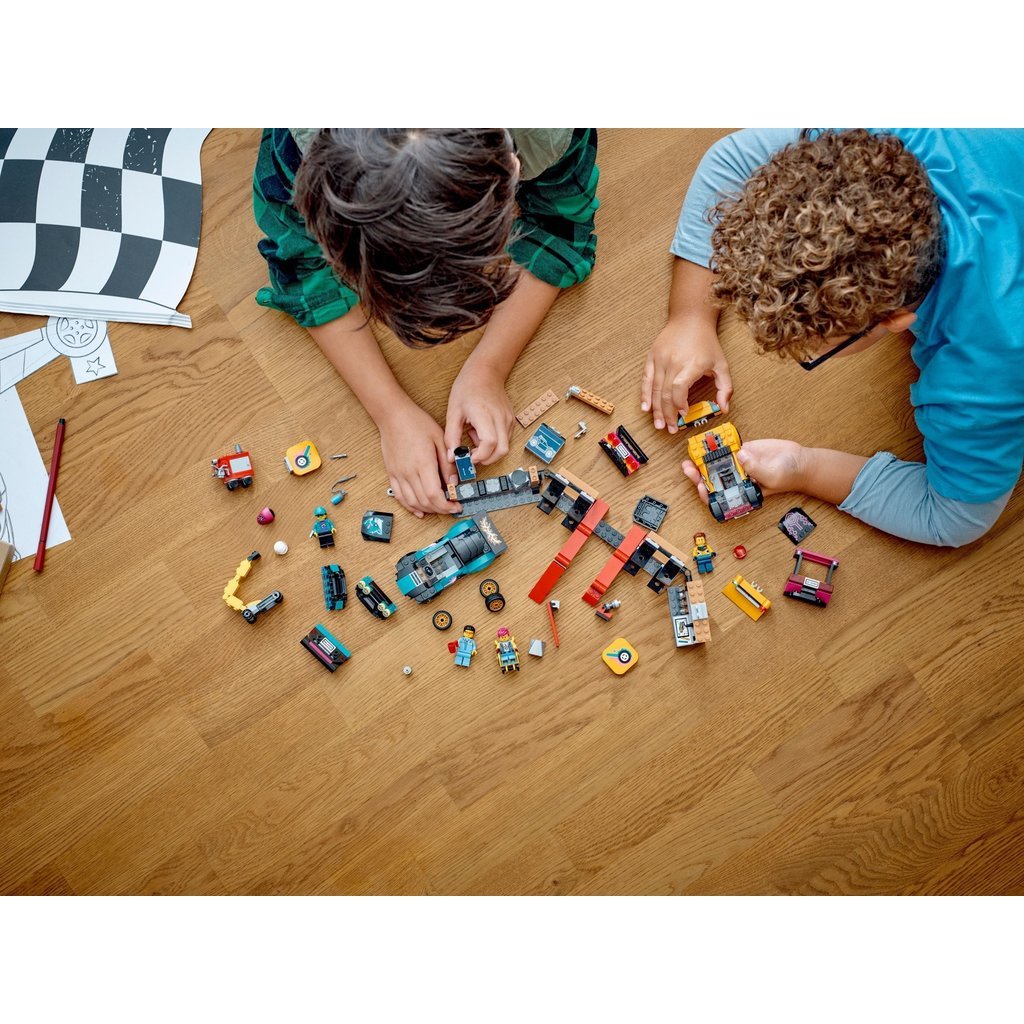 LEGO CUSTOM CAR GARAGE*