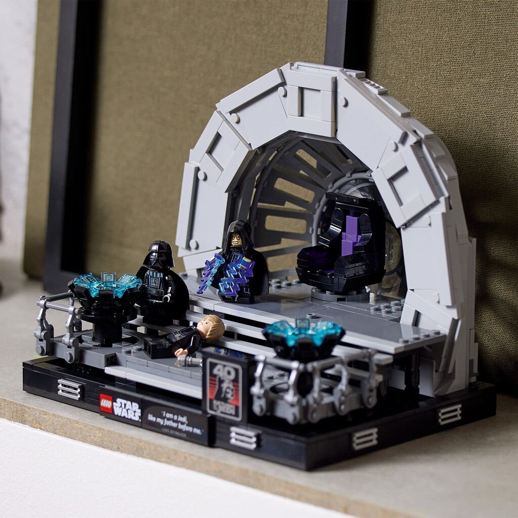 LEGO EMPEROR'S THRONE ROOM DIORAMA