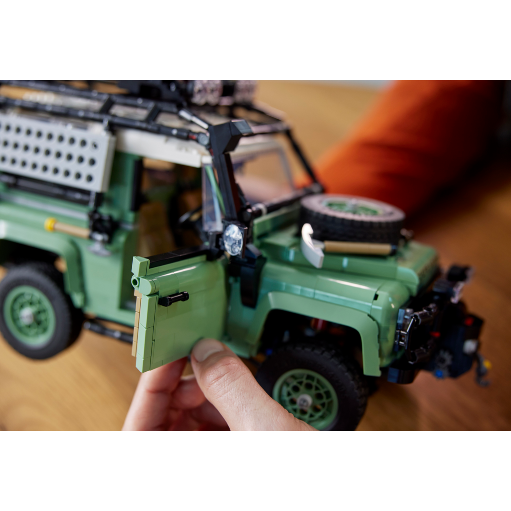 LEGO Icons Land Rover Classic Defender 90 10317 Model Car Building Set for  Adults and Classic Car Lovers, This Immersive Project Based on an Off-Road