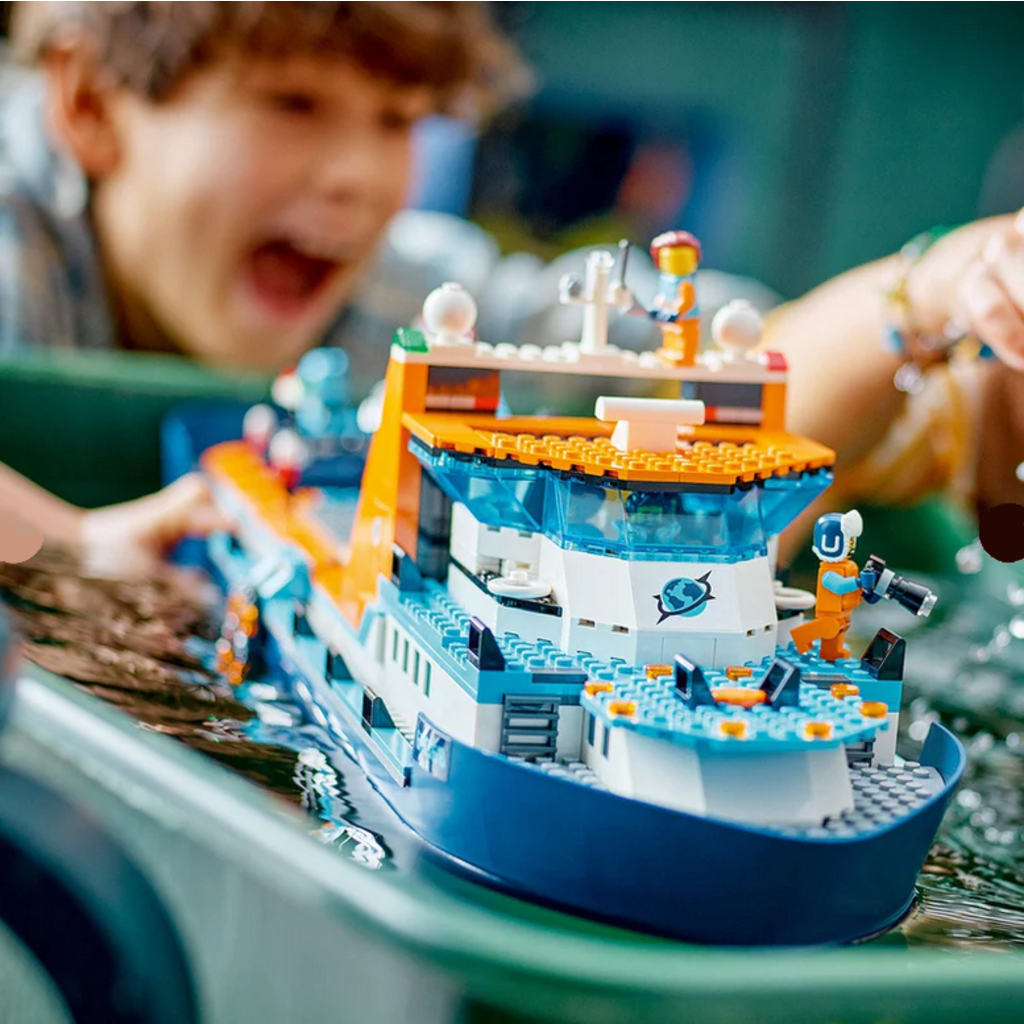 LEGO ARCTIC EXPLORER SHIP