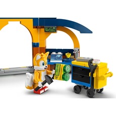 LEGO TAILS' WORKSHOP AND TORNADO PLANE