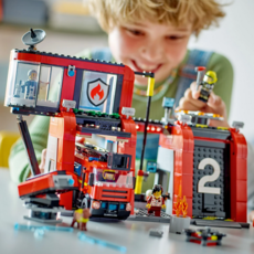 LEGO FIRE STATION WITH FIRE TRUCK