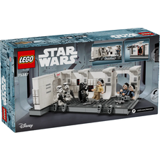 LEGO BOARDING THE TANTIVE IV