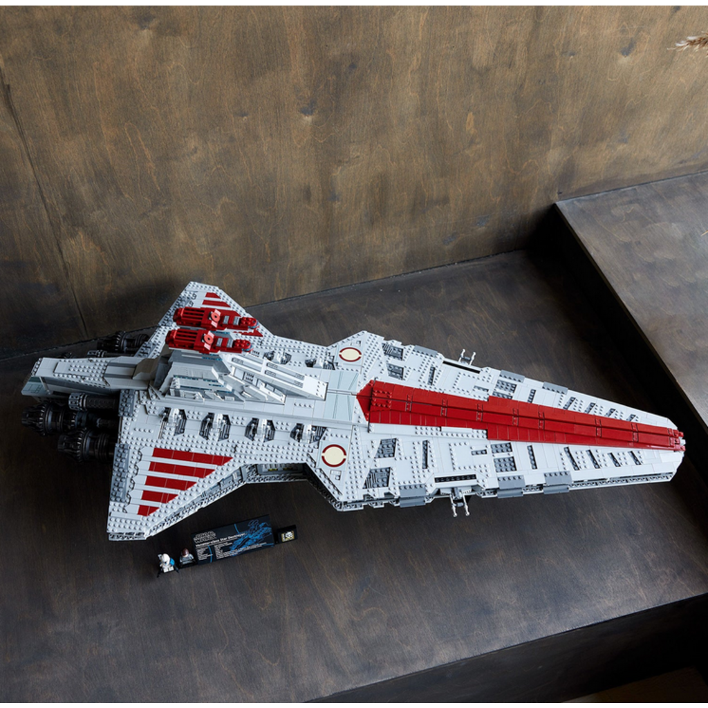 LEGO VENATOR-CLASS REPUBLIC ATTACK CRUISER UCS  EDITION