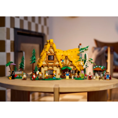 LEGO SNOW WHITE SEVEN DWARFS' COTTAGE