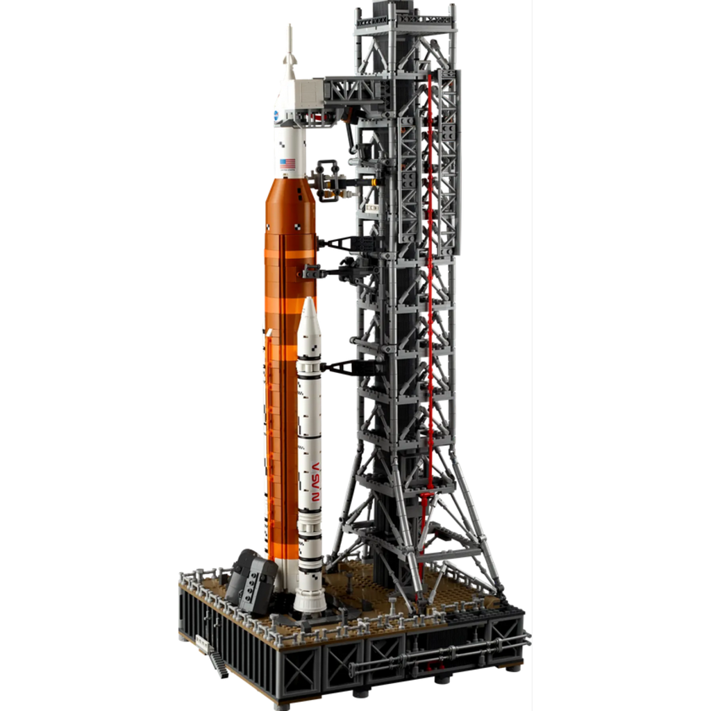 LEGO NASA ARTEMIS SPACE LAUNCH SYSTEM