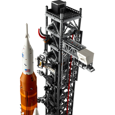 LEGO NASA ARTEMIS SPACE LAUNCH SYSTEM