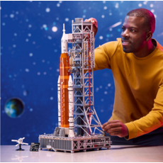 LEGO NASA ARTEMIS SPACE LAUNCH SYSTEM