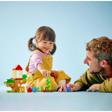 LEGO PEPPA PIG GARDEN AND TREE HOUSE