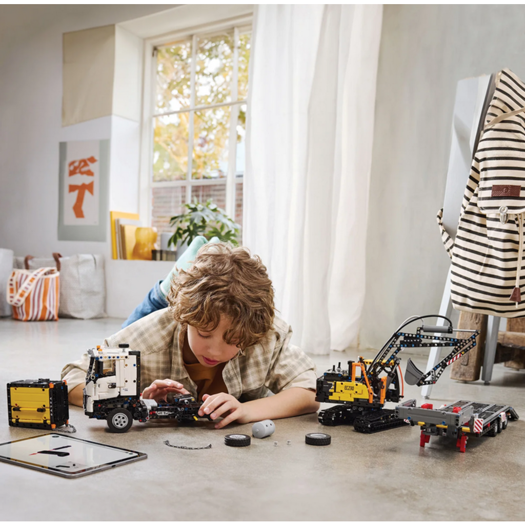 LEGO VOLVO FMX TRUCK & EC230 ELECTRIC EXCAVATOR