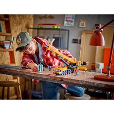 LEGO YELLOW MOBILE CONSTRUCTION CRANE