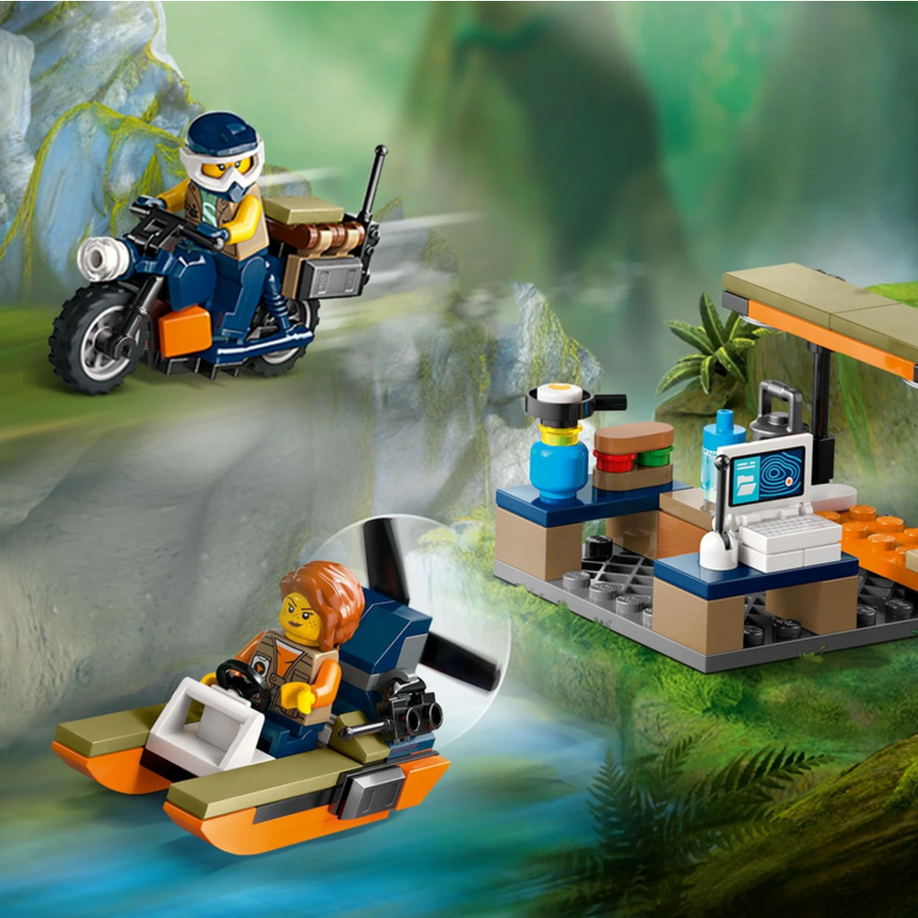 LEGO JUNGLE EXPLORER HELICOPTER AT BASE CAMP