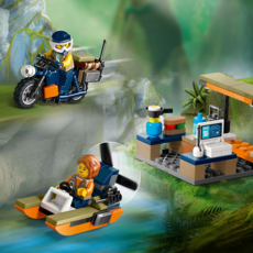 LEGO JUNGLE EXPLORER HELICOPTER AT BASE CAMP
