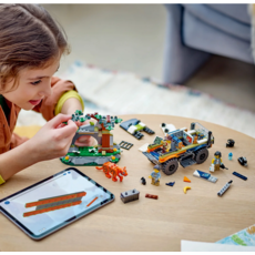 LEGO JUNGLE EXPLORER OFF-ROAD TRUCK