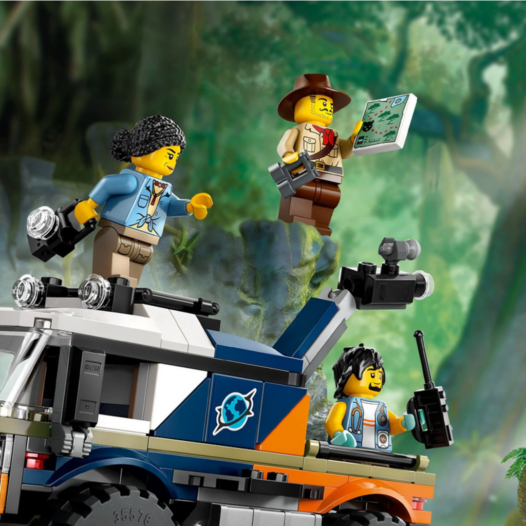 LEGO JUNGLE EXPLORER OFF-ROAD TRUCK
