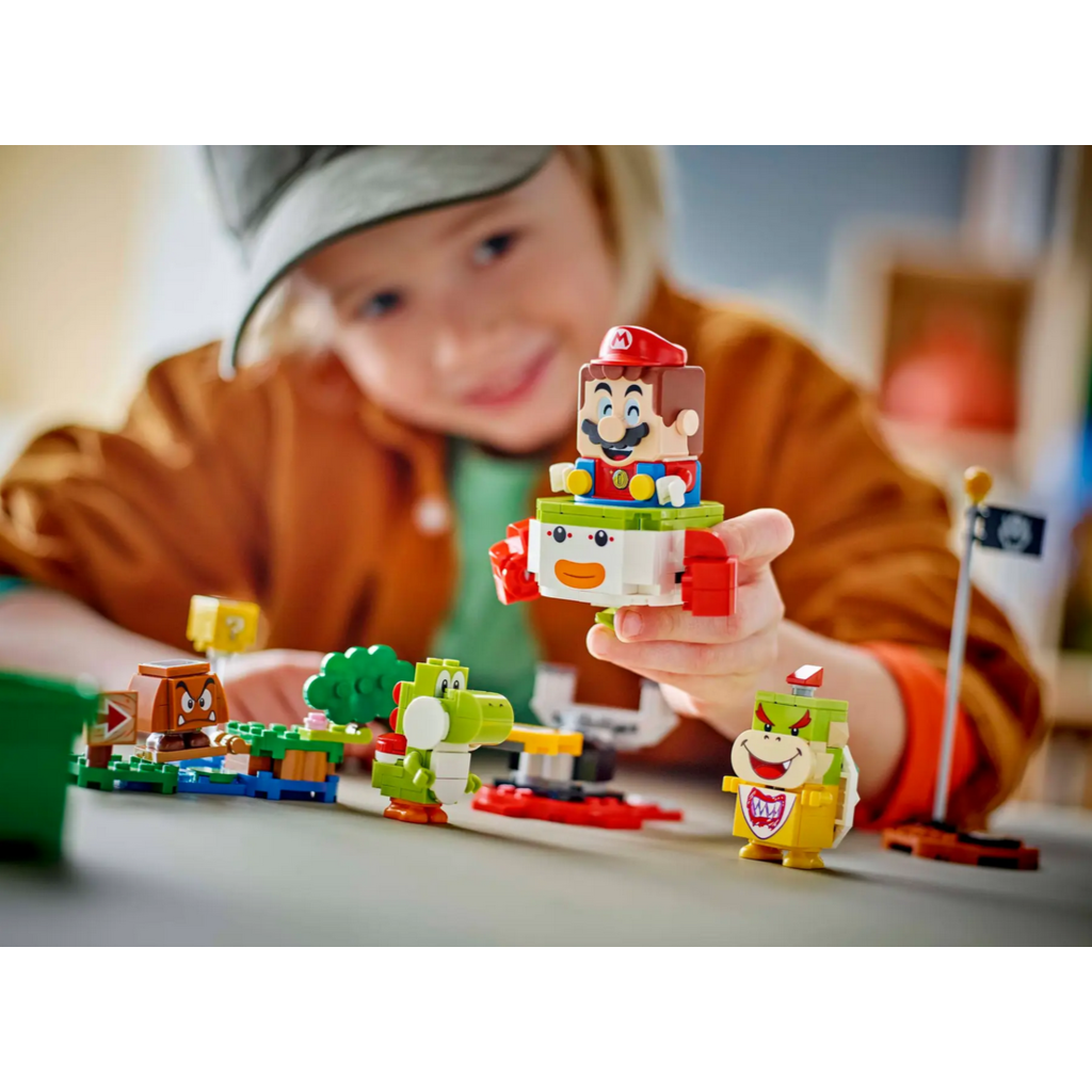 LEGO ADVENTURES WITH INTERACTIVE LEGO MARIO