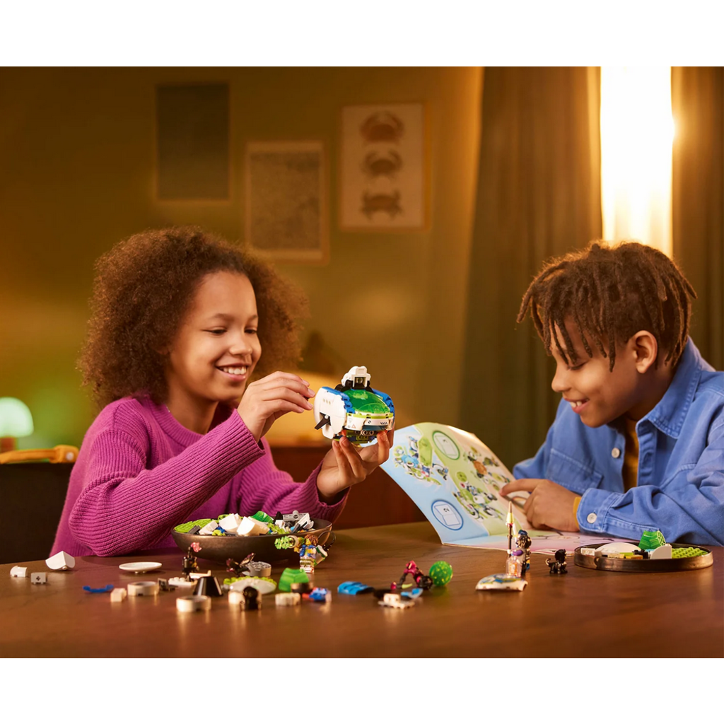 LEGO MATEO AND Z-BLOB THE KNIGHT BATTLE MECH