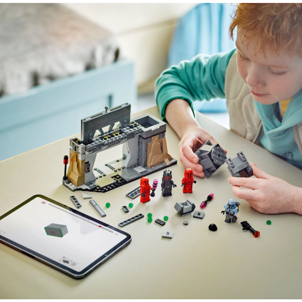 LEGO PAZ VIZSLA AND MOFF GIDEON BATTLE