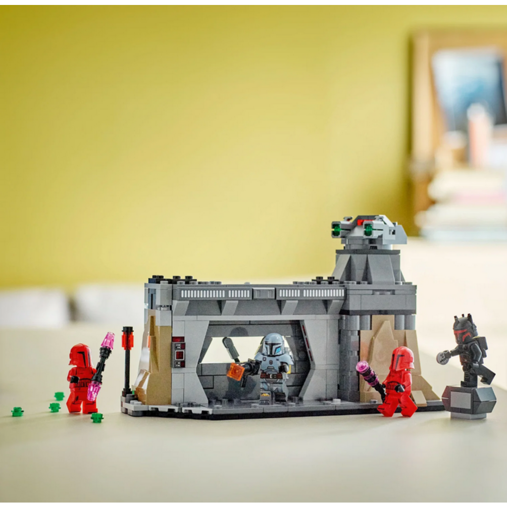 LEGO PAZ VIZSLA AND MOFF GIDEON BATTLE