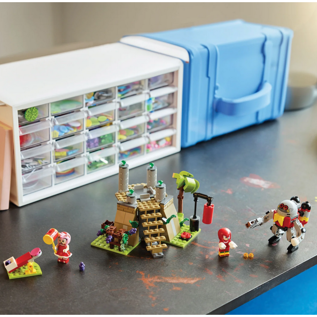 LEGO KNUCKLES AND THE MASTER EMERALD SHRINE