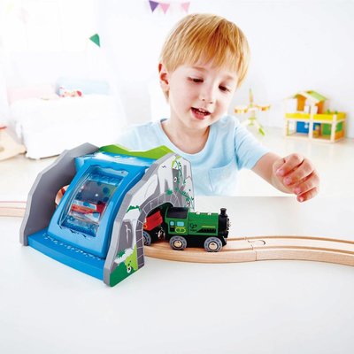 hape crossing and crane set