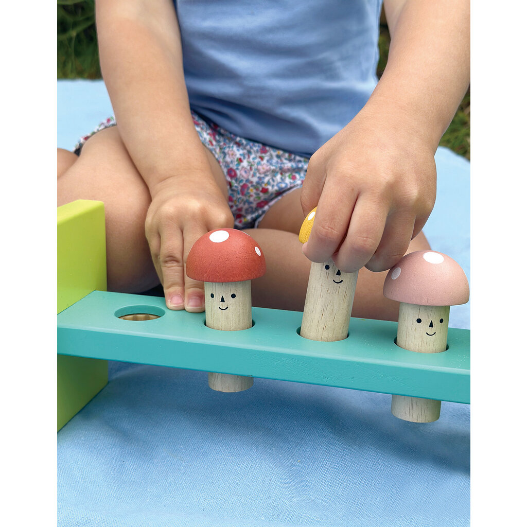 MENTARI WOODLAND HAMMER TOY