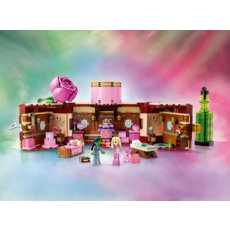 LEGO GLINDA & ELPHABA'S DORMITORY
