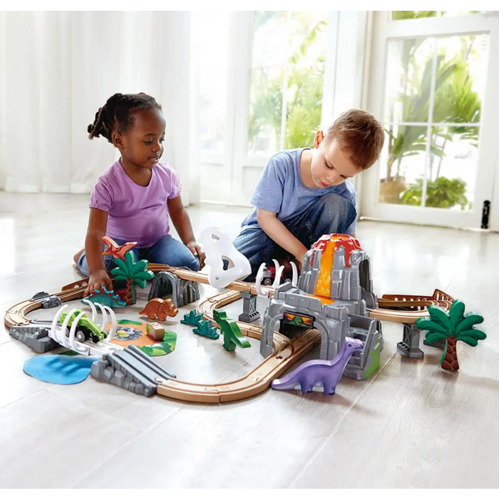 HAPE DINOSAUR RAILWAY ADVENTURE SET