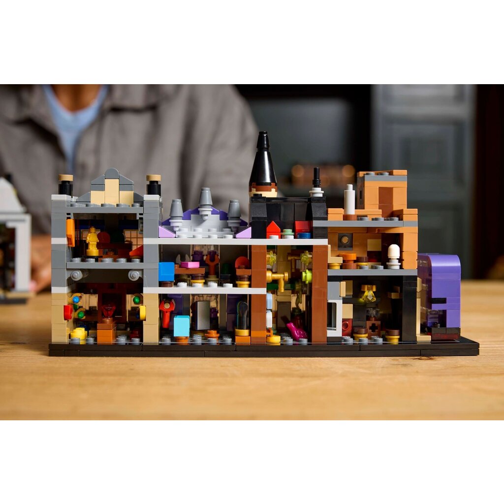 LEGO DIAGON ALLEY WIZARDING SHOPS
