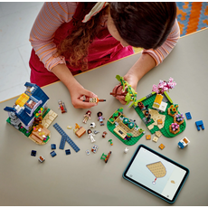 LEGO BEEKEEPERS' HOUSE AND FLOWER GARDEN