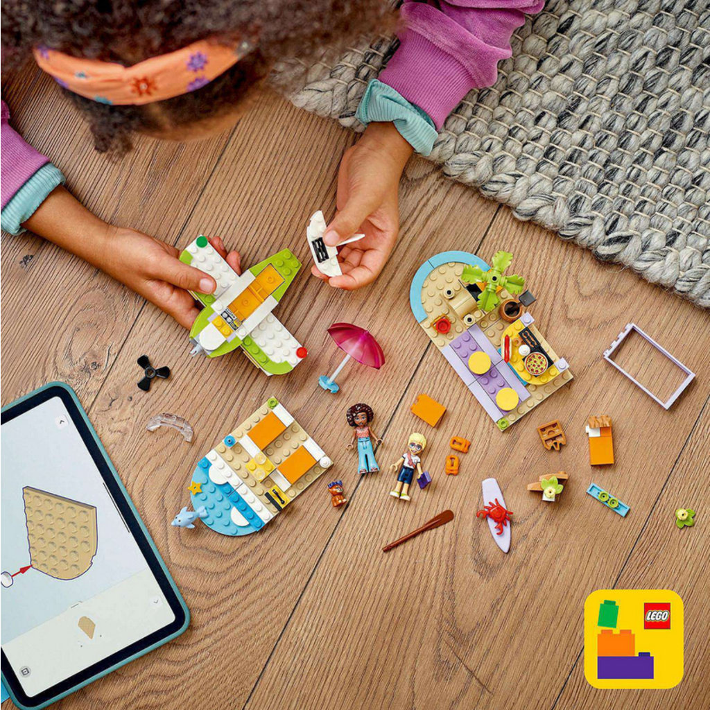 LEGO CREATIVE BEACH AND TRAVEL SUITCASE