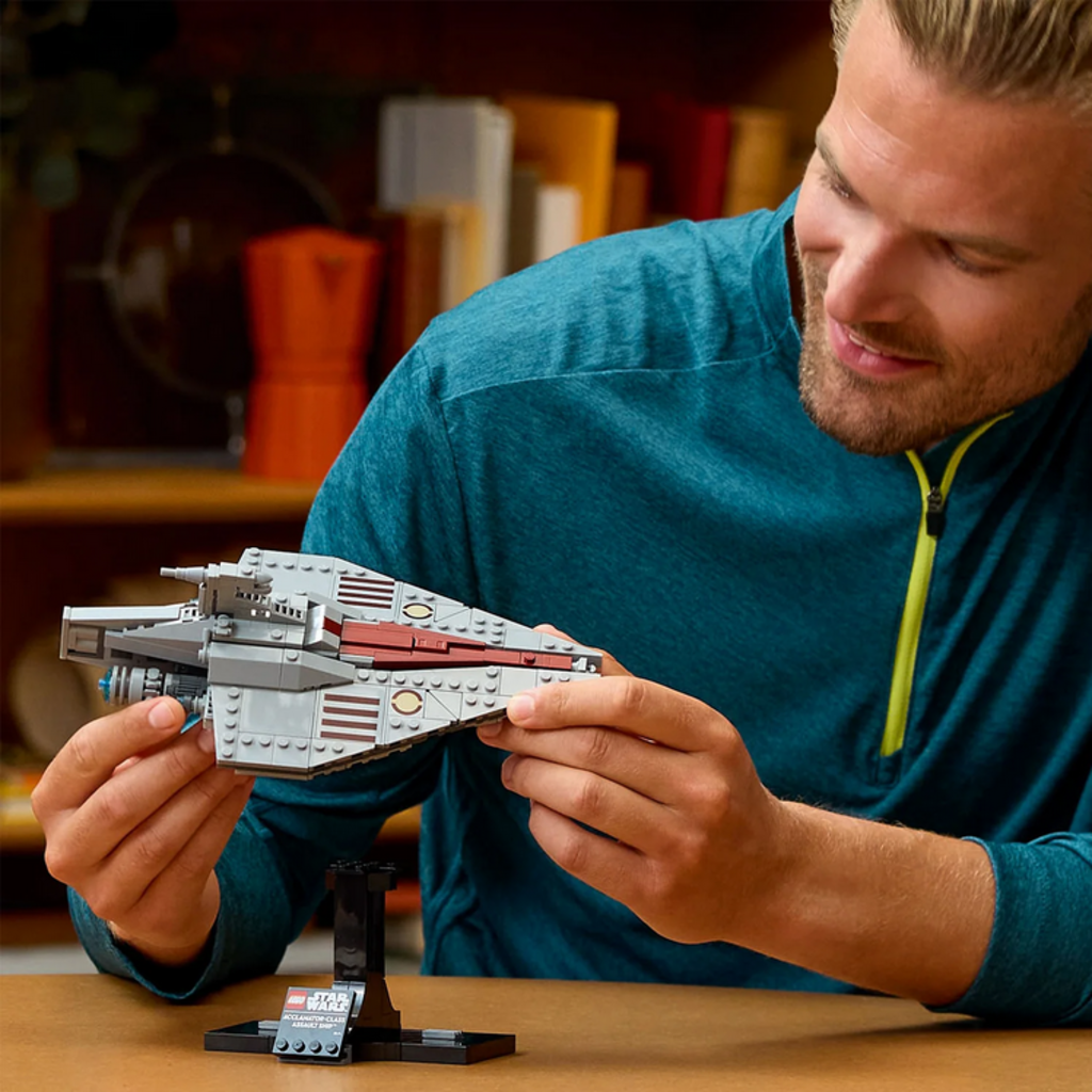 LEGO ACCLAMATOR-CLASS ASSAULT SHIP