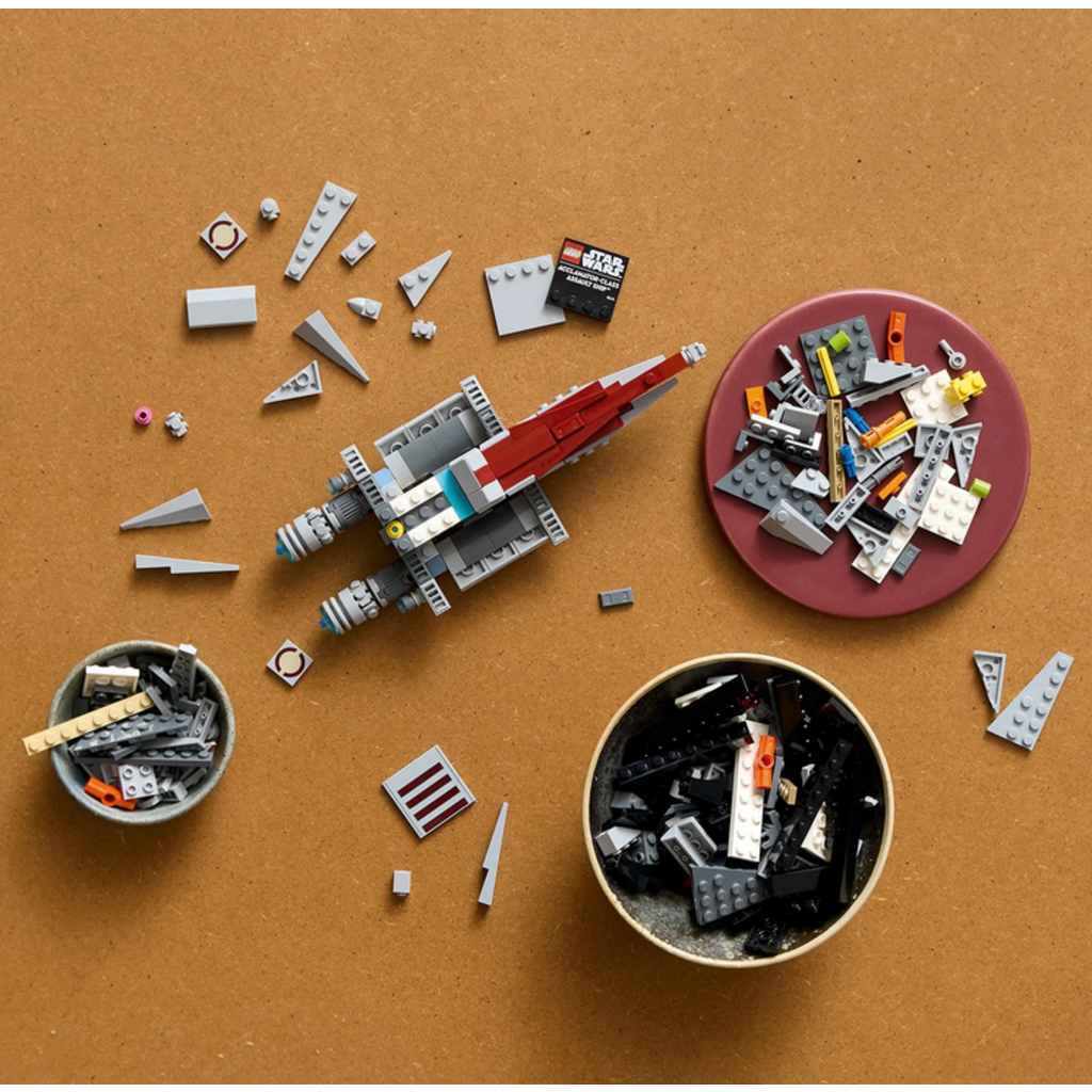 LEGO ACCLAMATOR-CLASS ASSAULT SHIP
