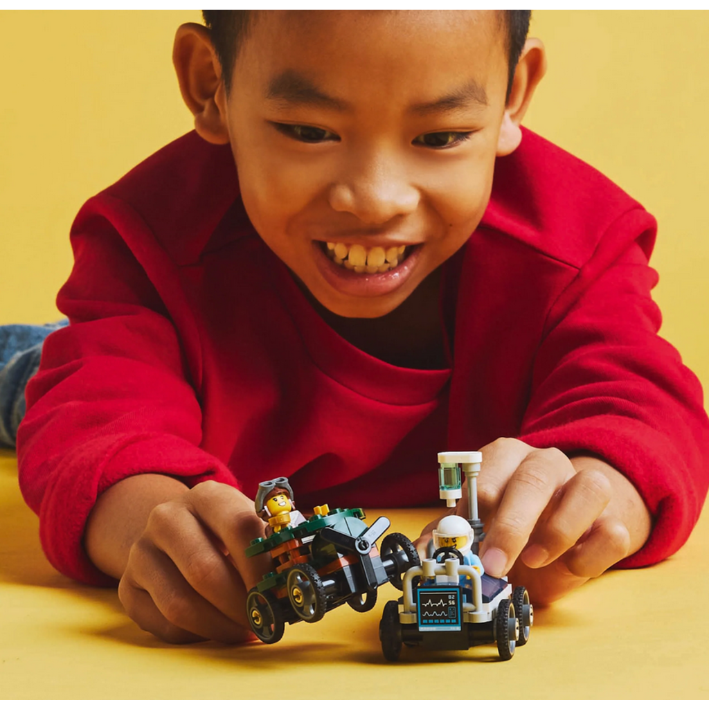 LEGO AIRPLANE VS. HOSPITAL BED RACE CAR PACK