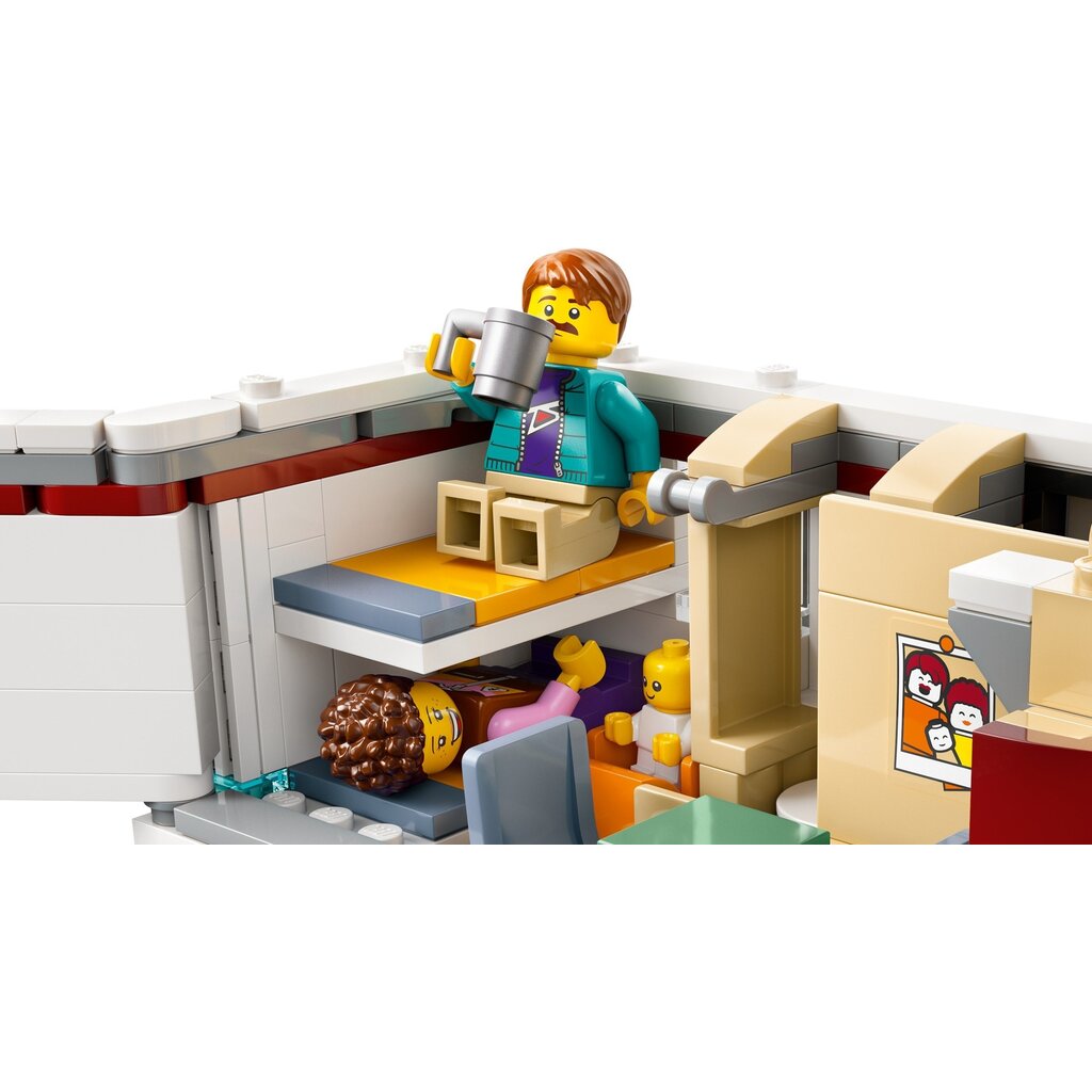 LEGO HOLIDAY ADVENTURE CAMPER VAN