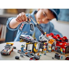 LEGO SCRAPYARD WITH CARS