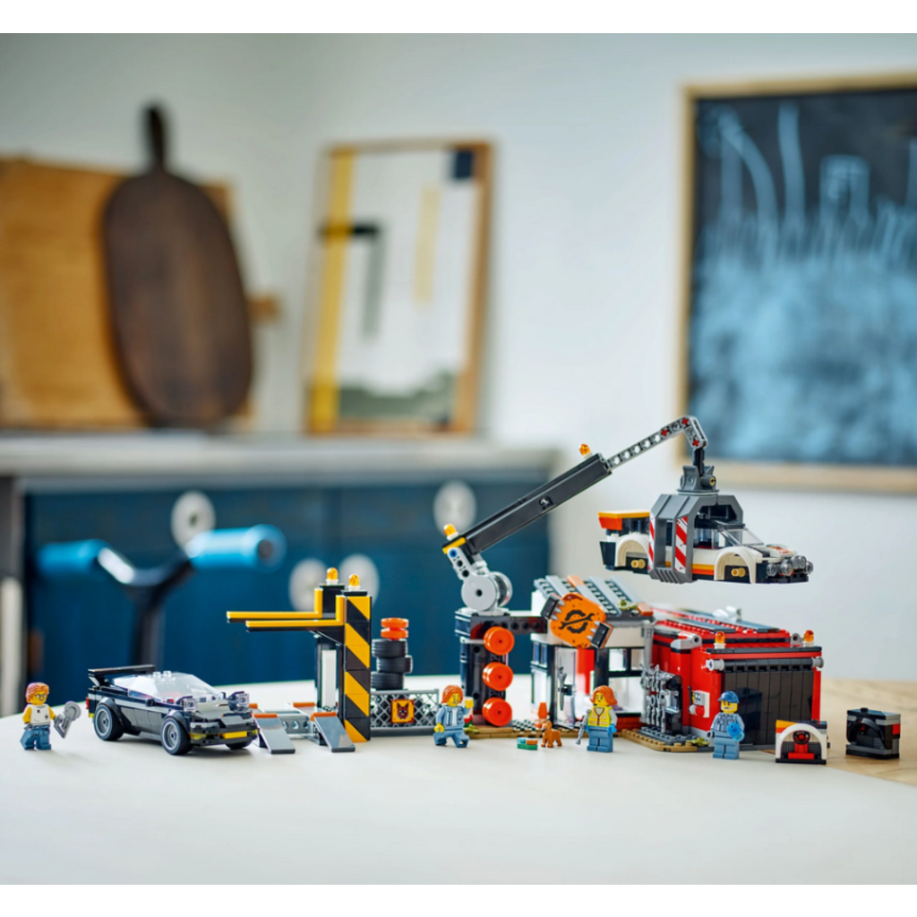 LEGO SCRAPYARD WITH CARS