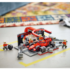 LEGO F1 PIT STOP & PIT CREW WITH FERRARI CAR