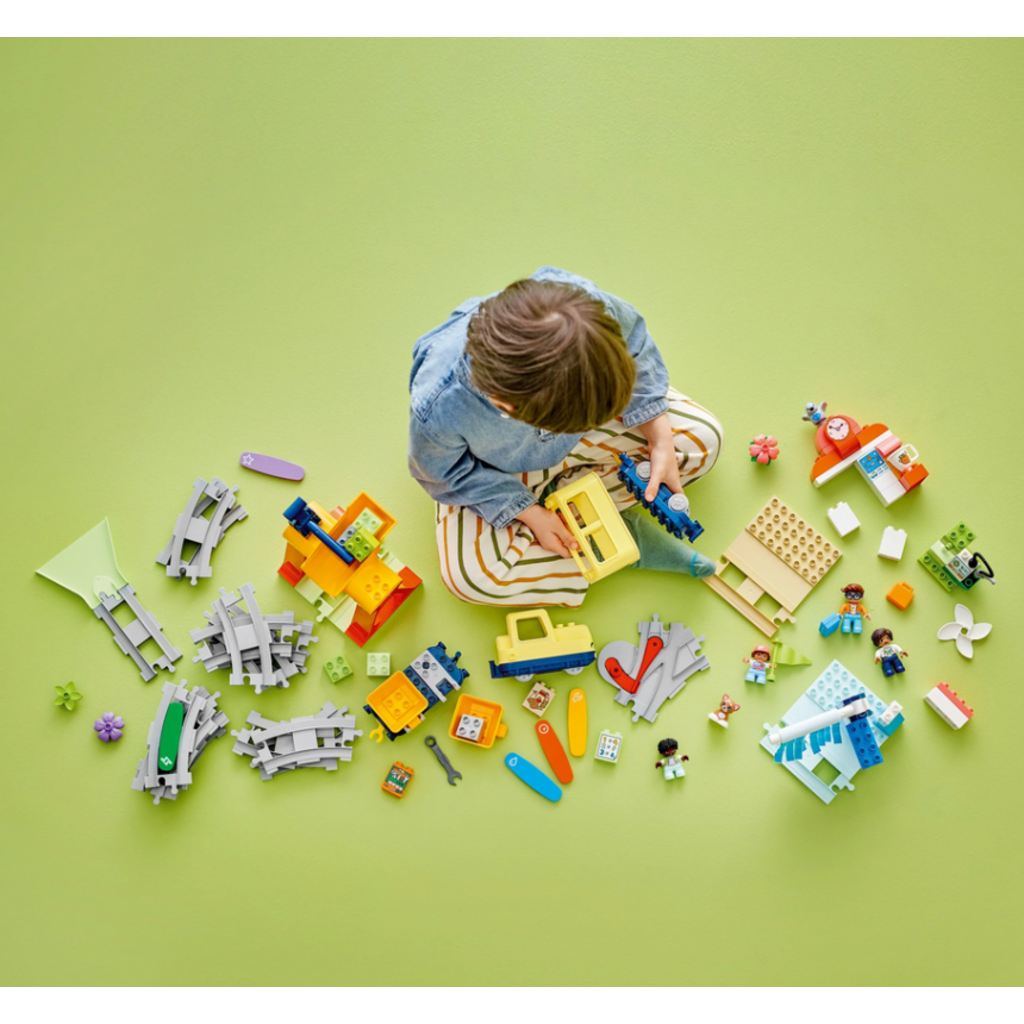 LEGO BIG INTERACTIVE COMMUNITY TRAIN